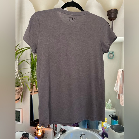 Two women’s Under Armour tees - Picture 6 of 13